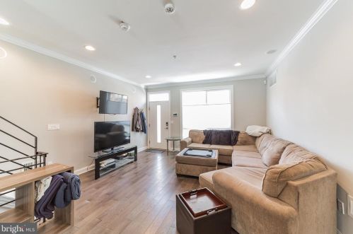 1239 17 St, Philadelphia PA 19121-5029 exterior