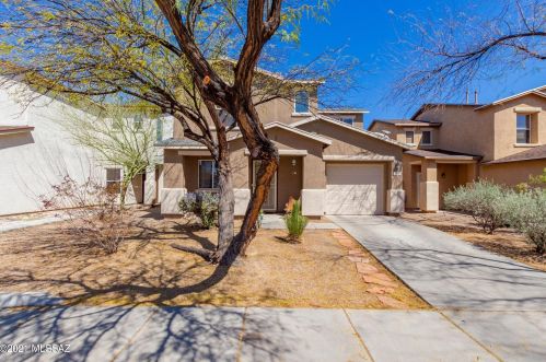 7833 Ainsworth Dr, Tucson, AZ 85710-8105