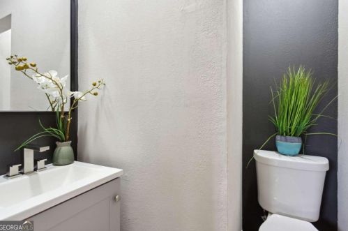 2050 Blayton Cir, Atlanta GA 30314-1908 exterior