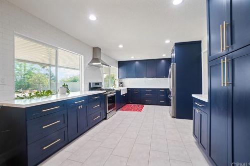 608 Dorothy Ln, Fullerton CA 92831-2704 exterior