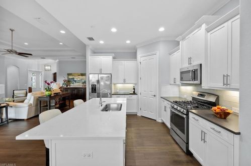 6790 Canwick Cove Cir, Naples FL 34113-3207 exterior