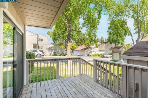 359 Scottsdale Rd, Concord CA 94523-5113 exterior