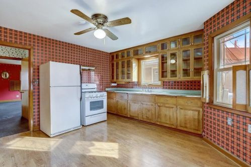 3119 17th St, Milwaukee, WI 53215-4501