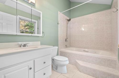 306 Silver Hl Rd, Derby CT 06418-1139 exterior