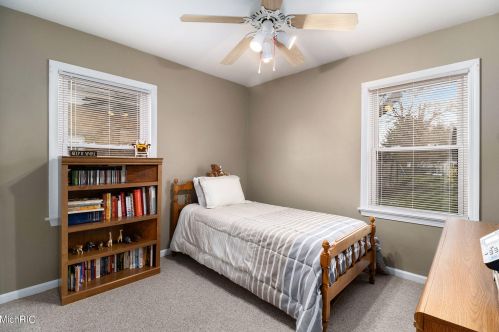 1817 Cork Street Ct, Kalamazoo MI 49001-4651 exterior