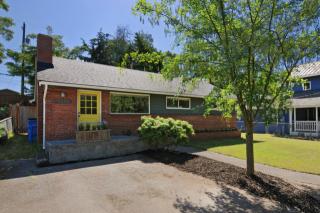 15236 6 Ave, Seattle WA  98155-6903 exterior