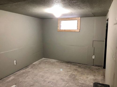 3241 Mona St, Meskegon MI 49444-2745 exterior