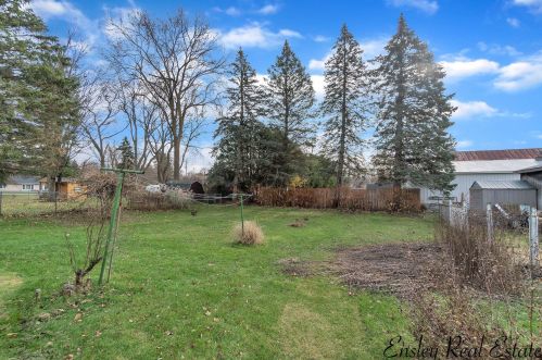 76 Elm, Cedar Springs MI 49319-5130 exterior