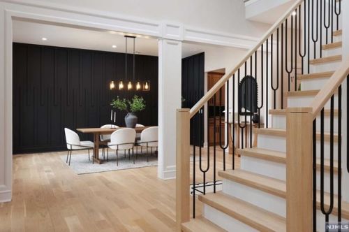 69 Grandview Ave, Upper Saddle River NJ 07458-2127 exterior