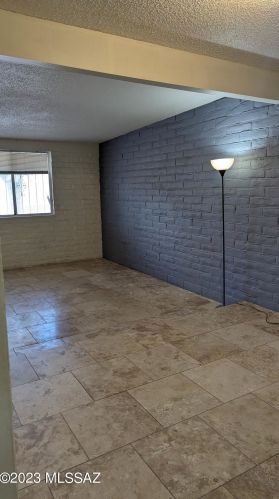 8266 20th St, Tucson AZ  85710-5924 exterior