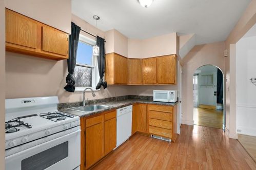 207 Perryview Ave, Pittsburgh PA 15214-1528 exterior