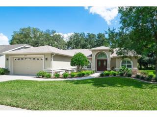 6712 Northlake Dr, Zephyrhills, FL 33542-0644
