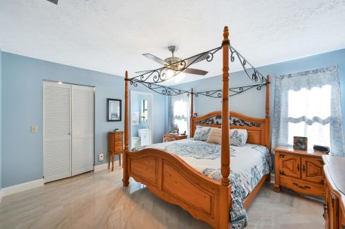 5409 Palmetto Dr, Fort Pierce FL  34982-7481 exterior