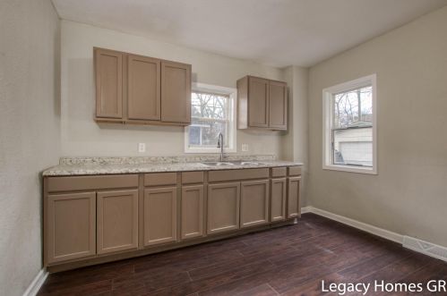 3125 6th St, Meskegon MI  49444-2844 exterior