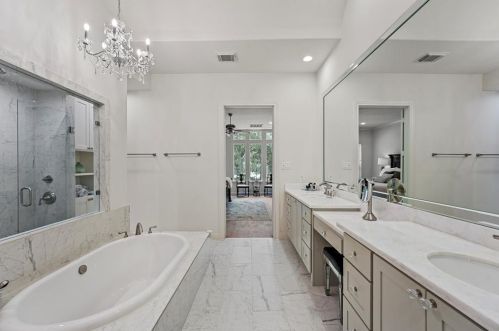 2927 Cotswold Manor Dr, Humble TX 77339-0016 exterior