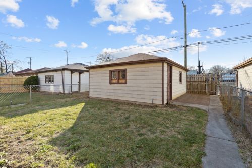 9210 Justine St, Chicago IL 60620-5037 exterior