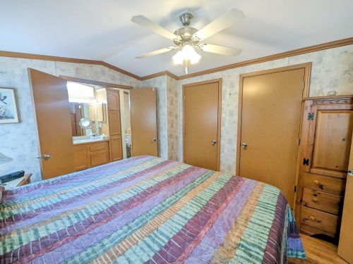 5 Dawn Dr, Concord NH 03303-2050 exterior