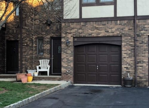 18 Malanga Ct, Scotch Plains NJ  07076-1642 exterior