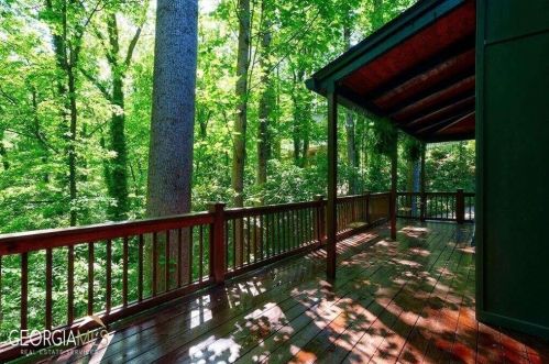 620 Colebrook Ct, Atlanta GA  30327-4710 exterior