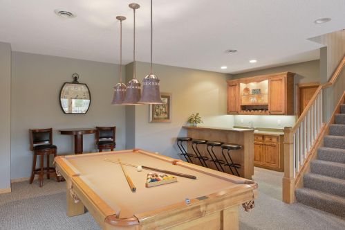 1676 Isabella Pkwy, Chaska MN 55318-3214 exterior