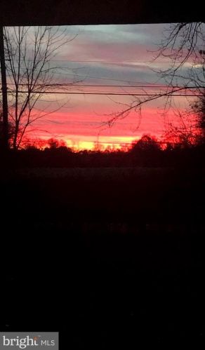 6819 Hopkins Nck Rd, Easton MD 21601-7702 exterior