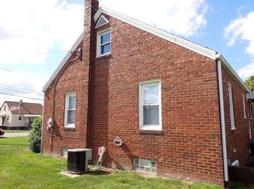 613 Allen Ave, Monaca, PA 15061-1607