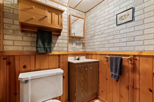 3160 70, Milwaukee WI 53219-4010 exterior