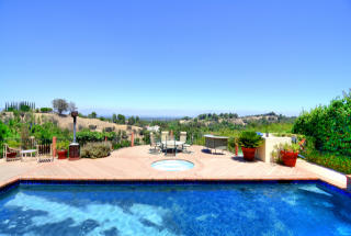 4706 Conchita Way, Los Angeles CA  91356-4908 exterior