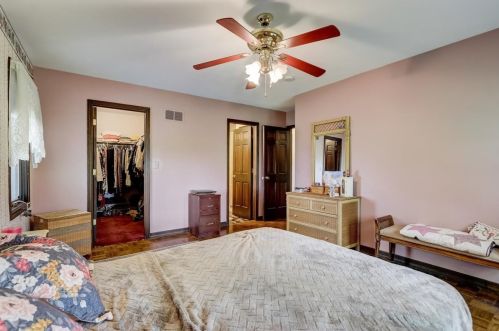 1702 Rose Farm Rd, Bull Valley IL 60098-9564 exterior