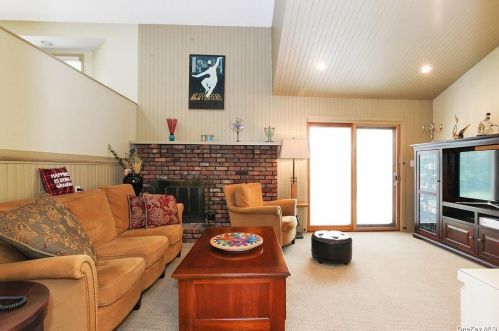 741 Park Ct, Valley Stream NY 11581-3507 exterior