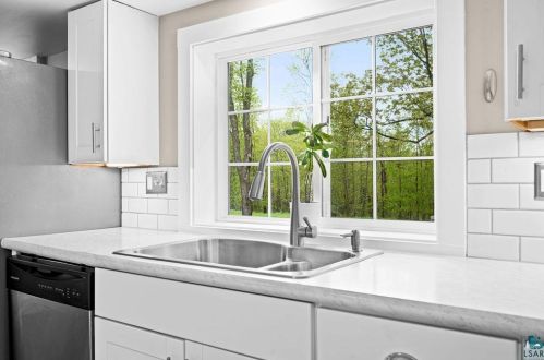 613 Howard Gnesen Rd, Duluth MN 55803-9264 exterior