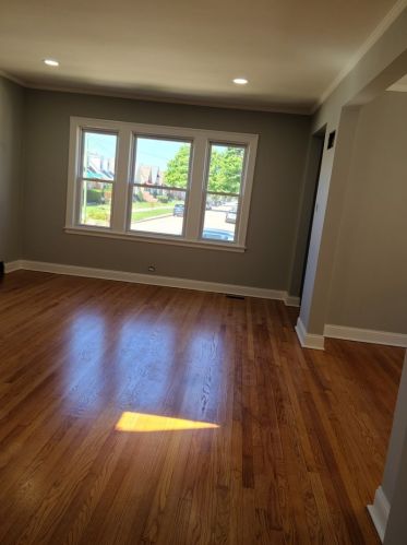 7011 Cornelia Ave, Chicago, IL 60634-3627