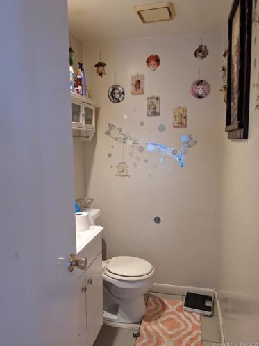 16 Harriet St, Norwalk CT 06851-3625 exterior