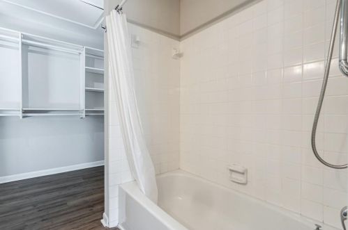 17 Gilbert Trl, Atlanta GA 30308-2331 exterior