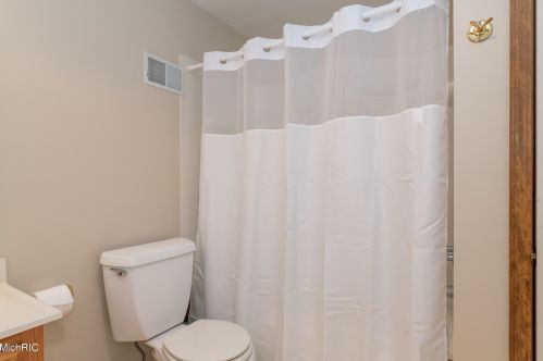 10400 Roger St, Kalamazoo MI 49002-7185 exterior