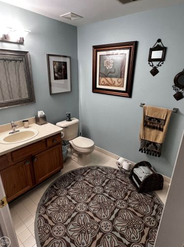 16331 Grandview Dr, Macomb Township MI 48044-4068 exterior