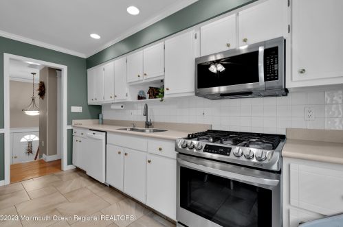 442 Frank Applegate Rd, Jackson Twp NJ 08527-2454 exterior