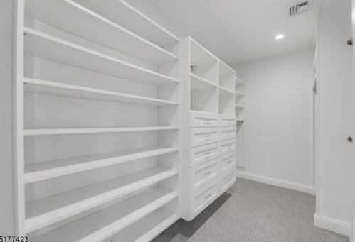 62 Dale Dr, Chatham Township NJ  07928-1639 exterior