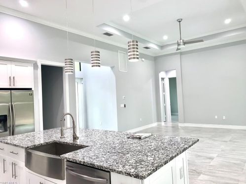 898 10 St, Naples FL 34117-2221 exterior