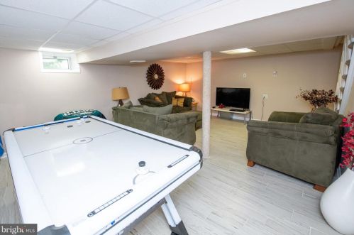 3255 Maple Rd, Huntingdon Valley PA exterior