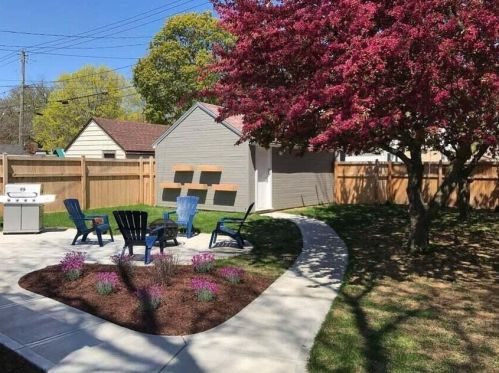 130 Henry Clay St, Milwaukee WI  53217-5518 exterior