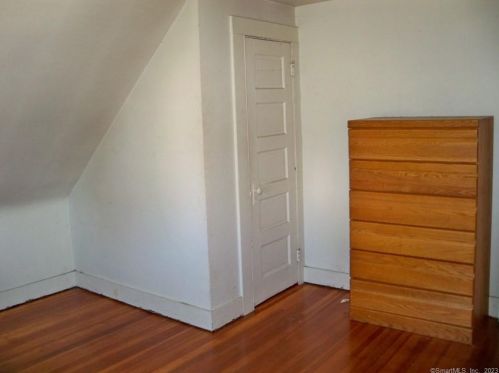 104 Meadow St, Wallingford CT  06492-3649 exterior