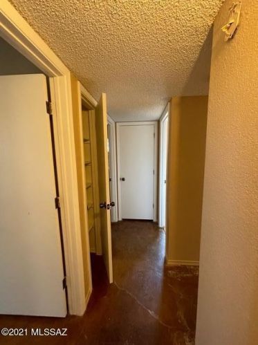 5276 Camino De Ln Tierra, Tucson AZ 85746-1018 exterior