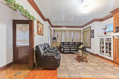 6328 Mozart St, Chicago IL 60659-1521 exterior