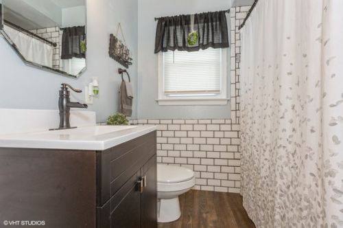 1314 Caton Ave, Joliet IL 60435-5702 exterior