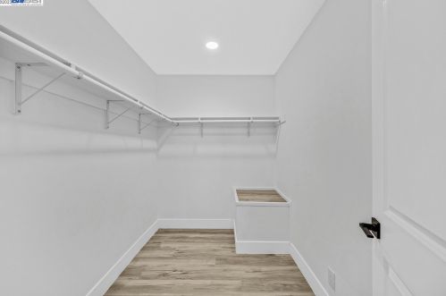 1945 Jameson Ct, Concord CA 94521-1609 exterior