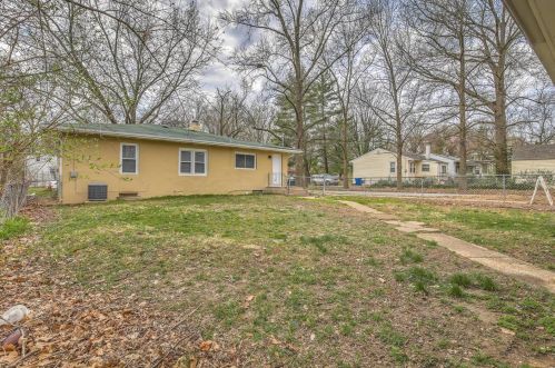 805 Robert Ave, Saint Louis MO 63109-4061 exterior