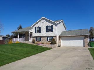 126 Lee Ann Ct, Hanover PA  17331-9574 exterior