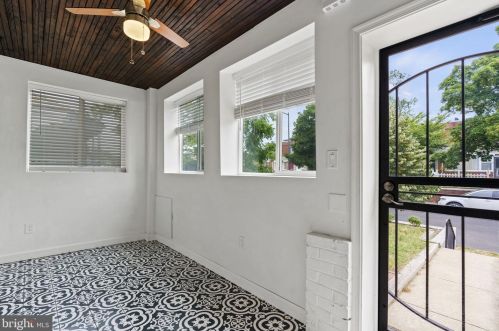 218 33rd St, Washington DC  20019-1306 exterior