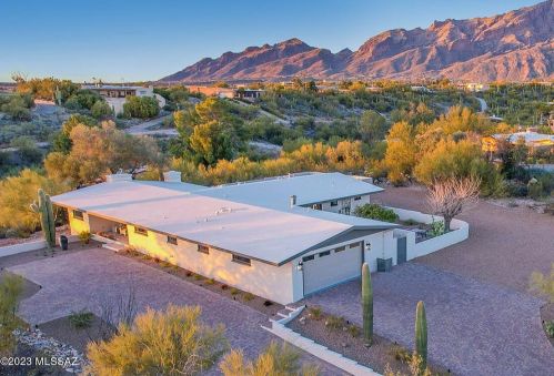 4917 Camino Arenosa, Tucson AZ  85718-6220 exterior